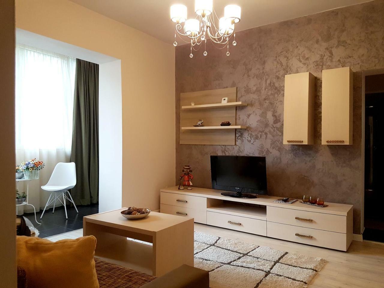 Like Home Brasov Bagian luar foto