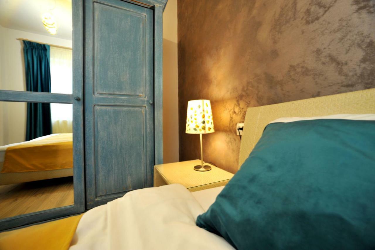 Like Home Brasov Bagian luar foto