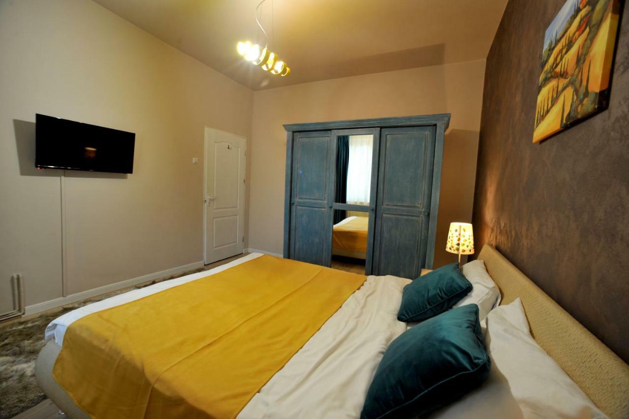 Like Home Brasov Bagian luar foto