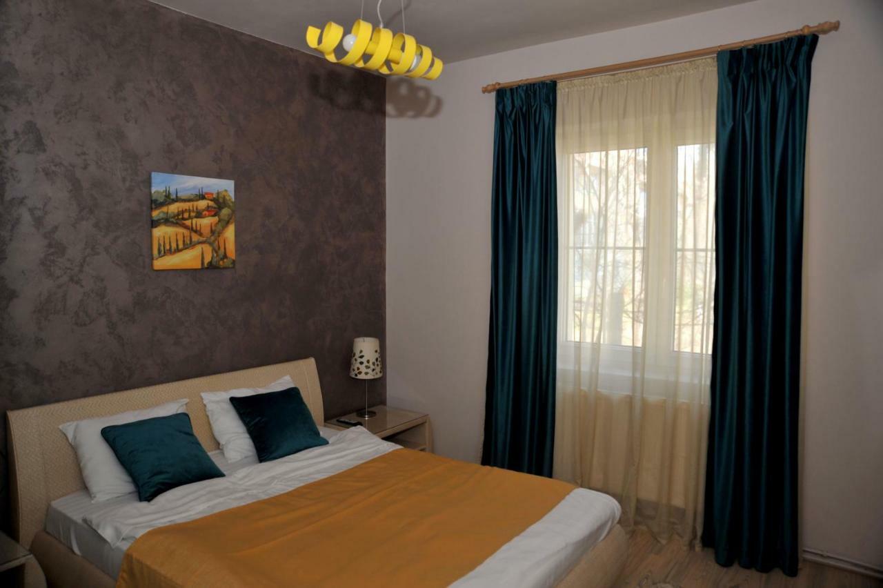 Like Home Brasov Bagian luar foto
