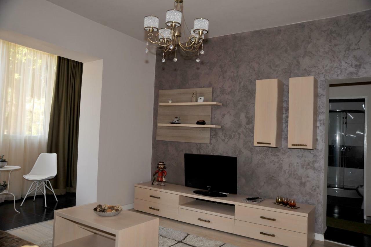 Like Home Brasov Bagian luar foto